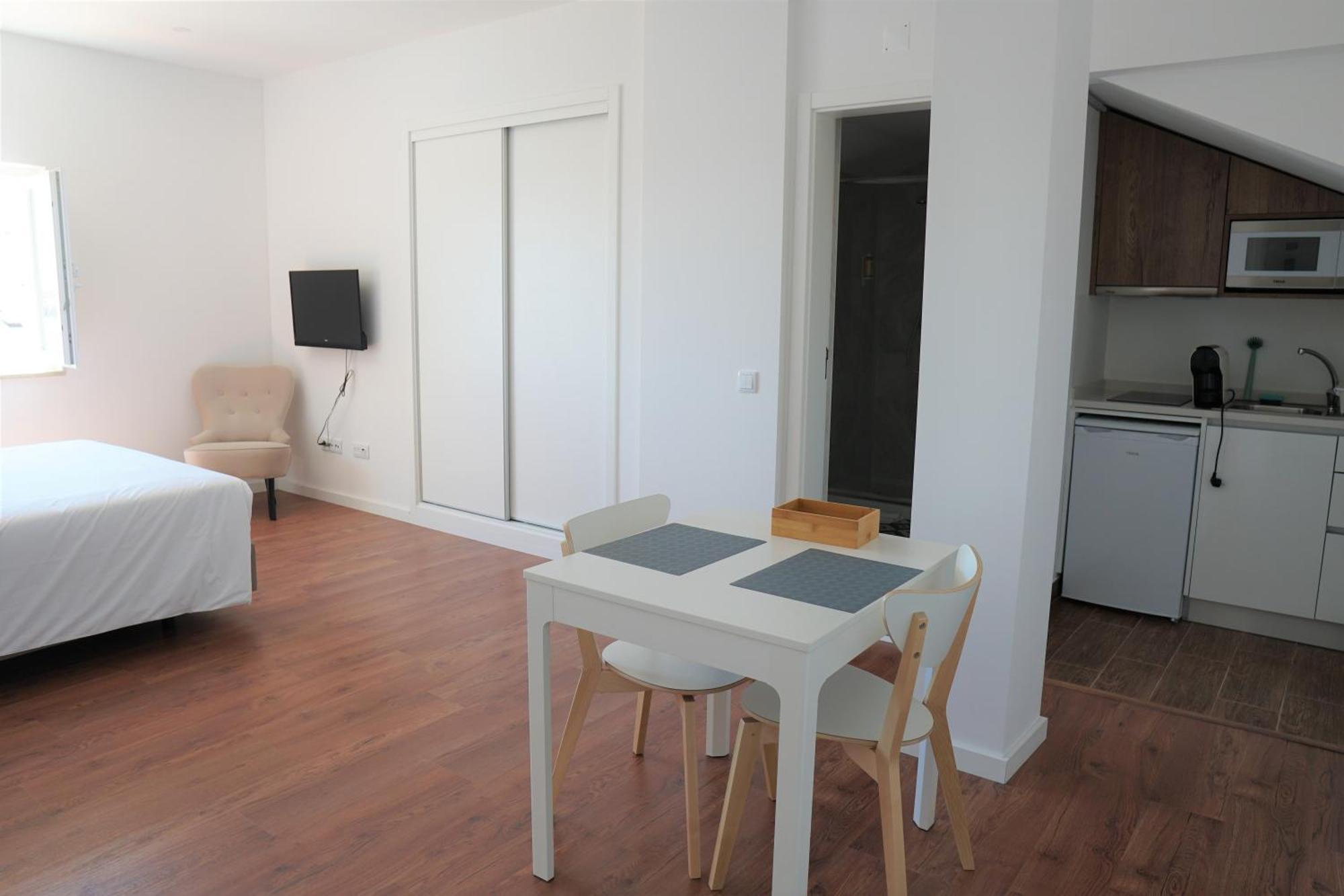 Solar Valadim - Serviced Apartments Castelo Branco  Rom bilde